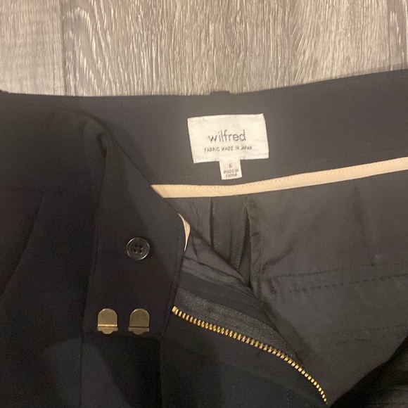 Pants wide leg Wilfred perfect condition (too small for me ) - Picture 3 of 5